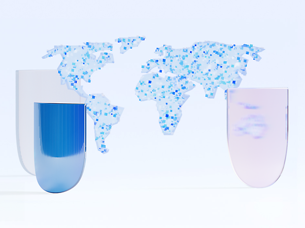 Abstrakte Schutzschilde vor einer Weltkarte als Symbol für globale IT‑Sicherheitsüberwachung